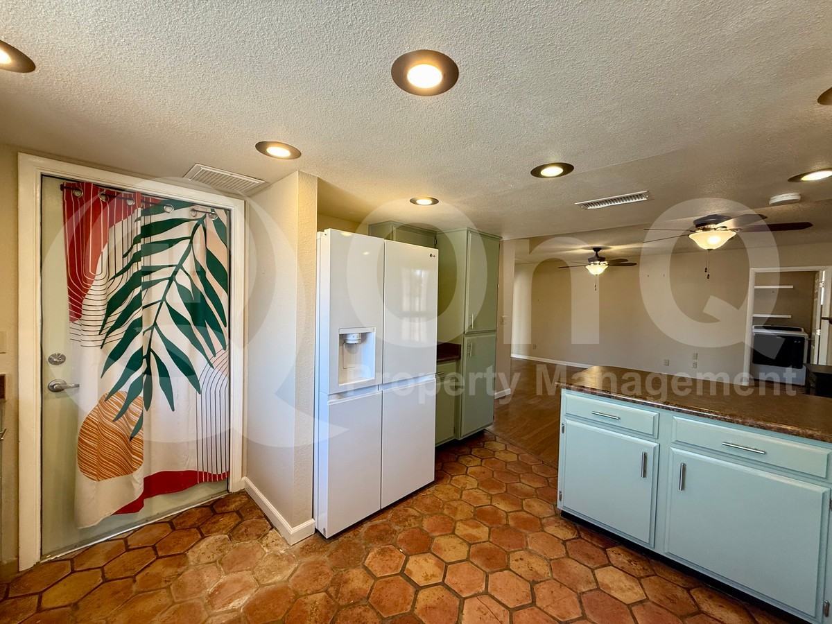 3151 S Orange Cir - Photo 4 of 24