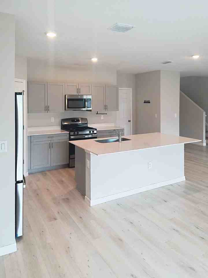 12937 Camarillo Pl - Photo 5 of 47
