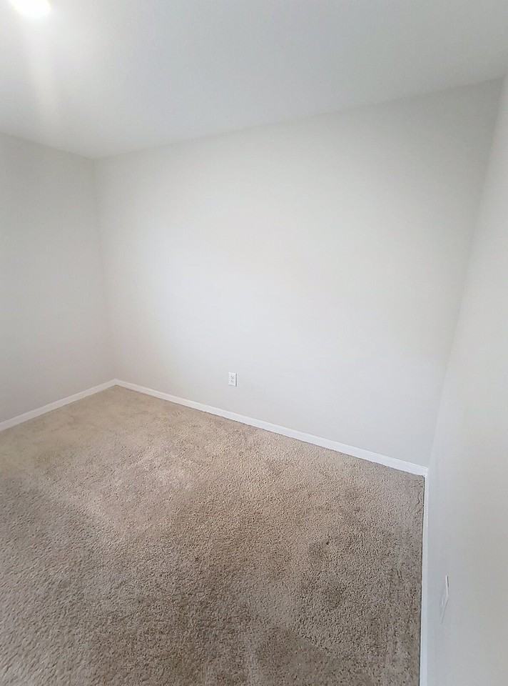 12937 Camarillo Pl - Photo 6 of 47