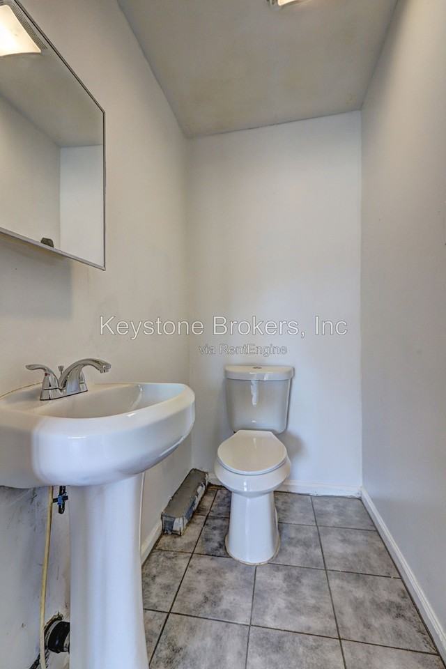 3467 Eisenhower Cir Se - Photo 5 of 10