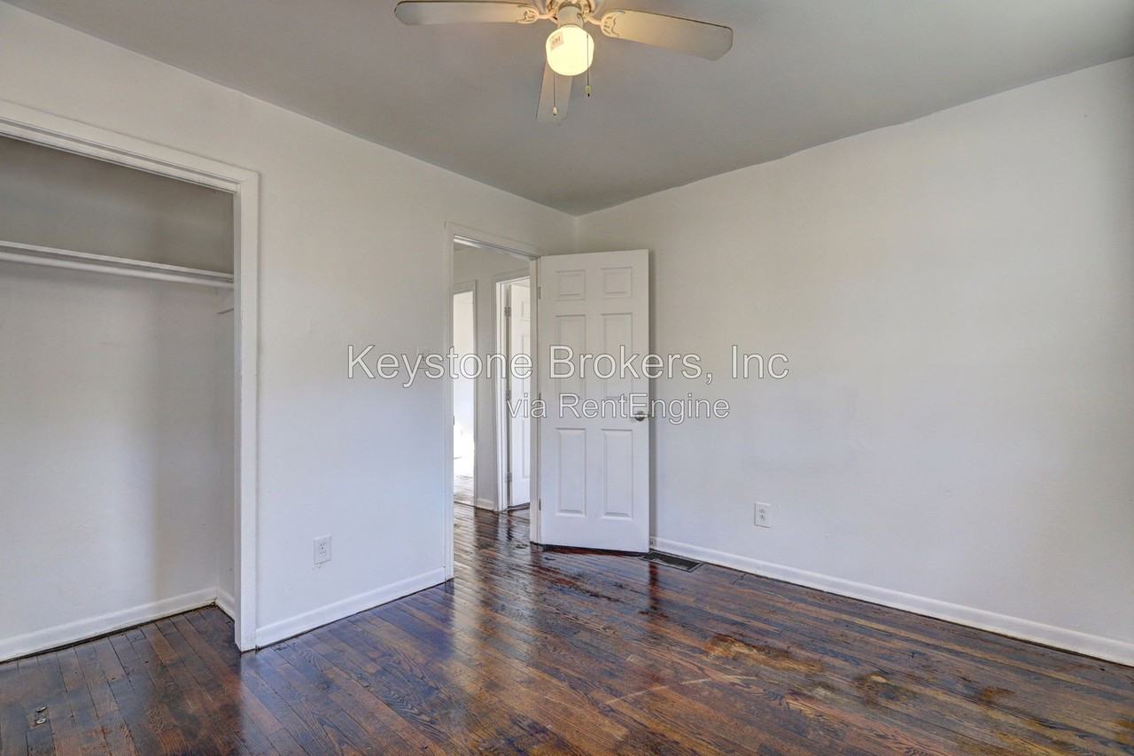 3467 Eisenhower Cir Se - Photo 7 of 10