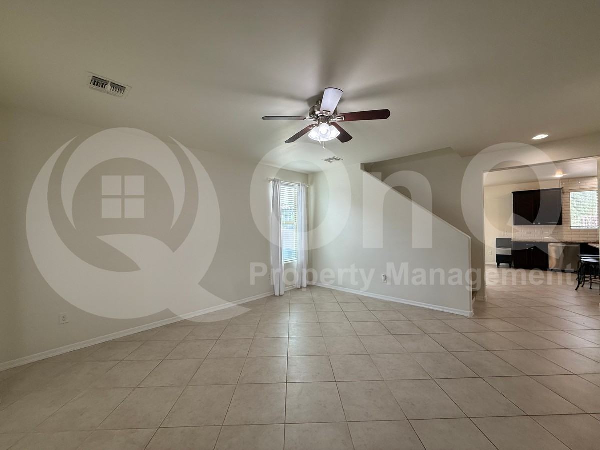 12437 N Starthroat Dr - Photo 4 of 40