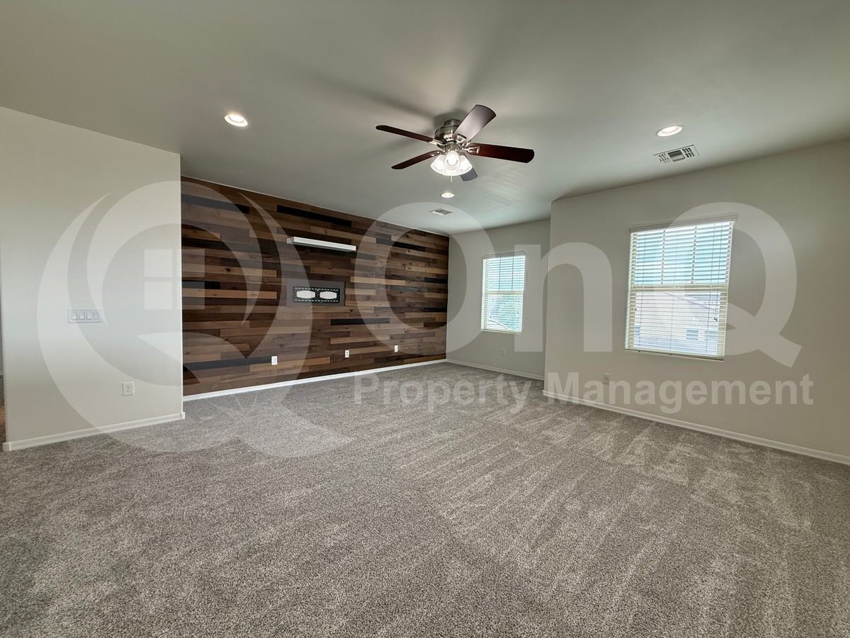 12437 N Starthroat Dr - Photo 7 of 40