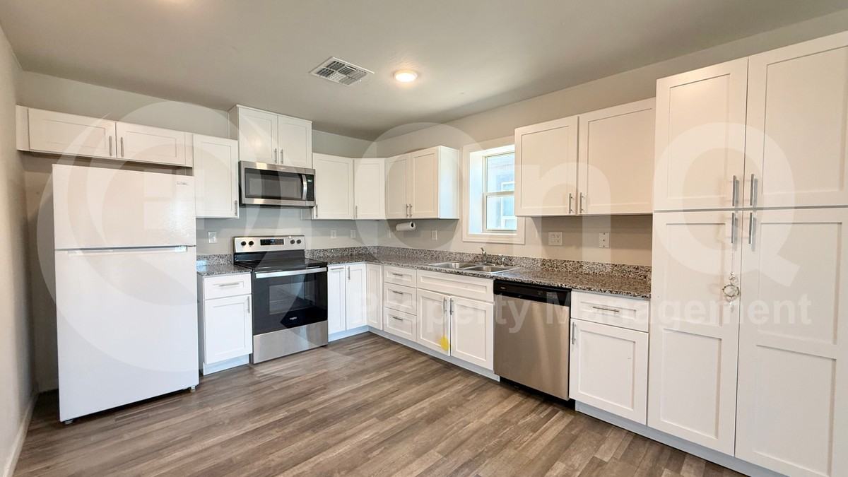 8011 S Magic Dr - Photo 2 of 17