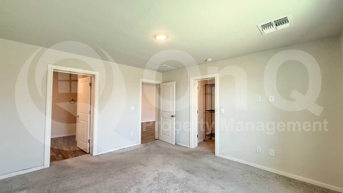 8011 S Magic Dr - Photo 7 of 17