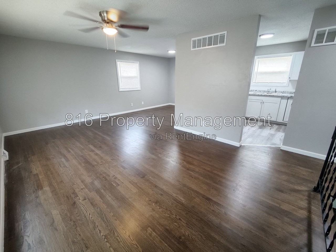 7941 Ne San Rafael Dr - Photo 3 of 27