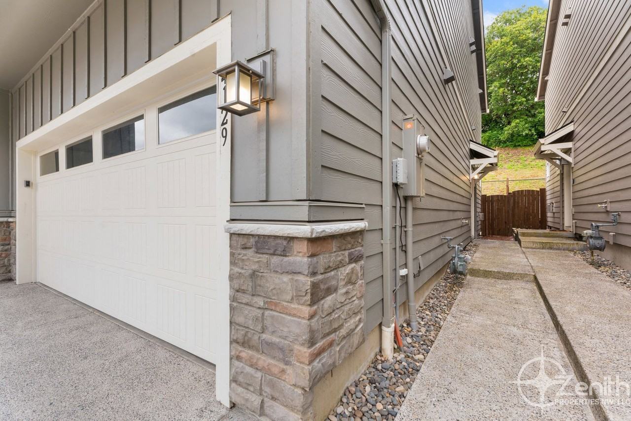 N Canyon Cir - Photo 2 of 30