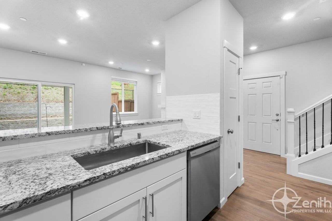 N Canyon Cir - Photo 4 of 30