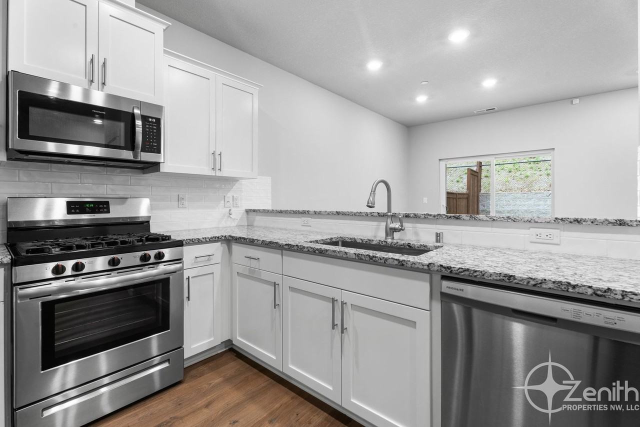 N Canyon Cir - Photo 5 of 30