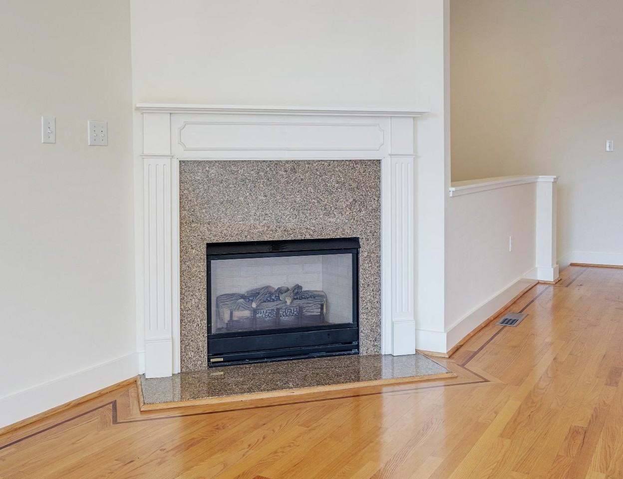 631 Pennsylvania Ave - Photo 3 of 33