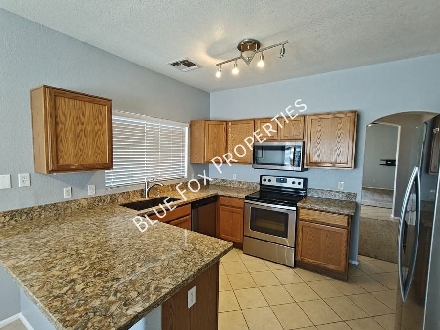 7485 W Briner Dr - Photo 2 of 42