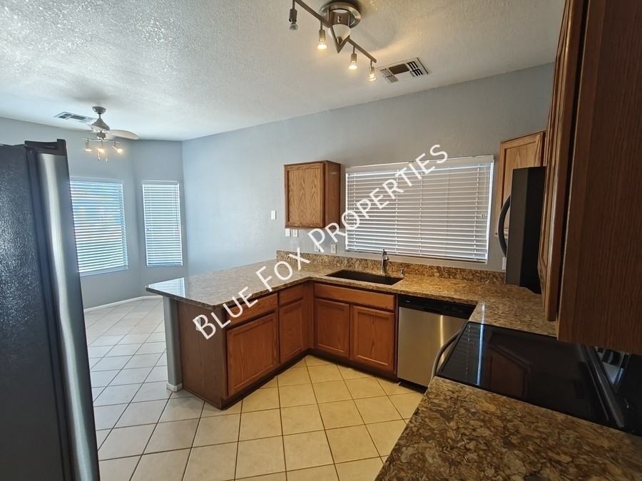 7485 W Briner Dr - Photo 4 of 42