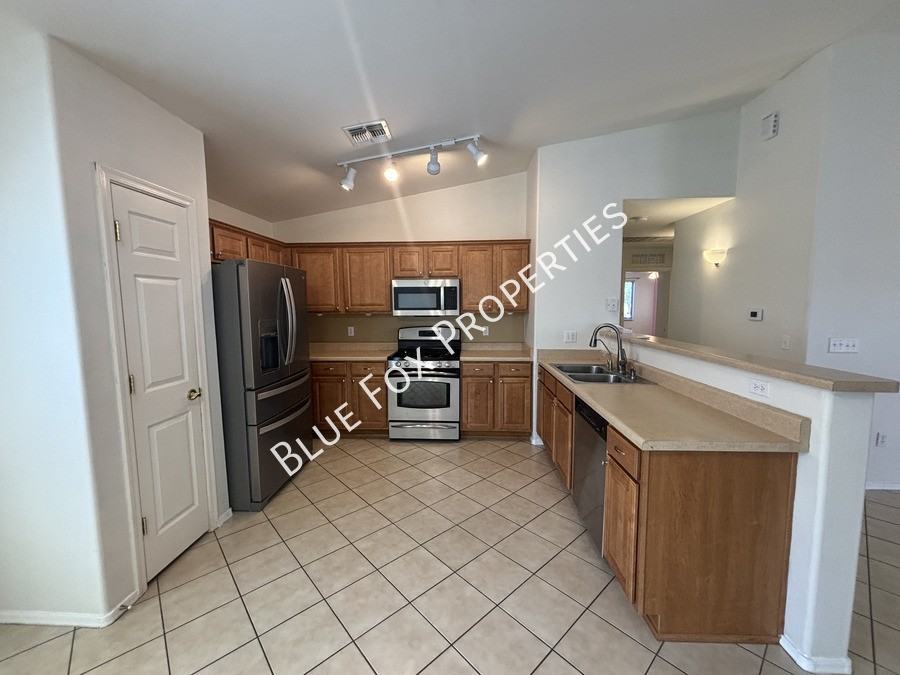 7135 S Oakbank Dr - Photo 2 of 47