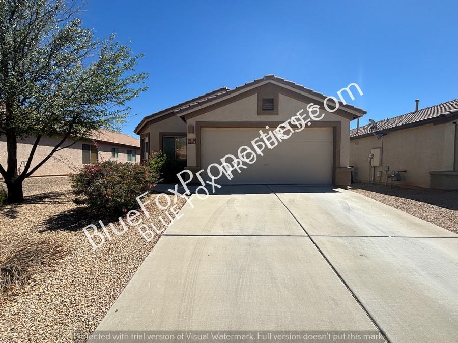 7135 S Oakbank Dr - Photo 3 of 47
