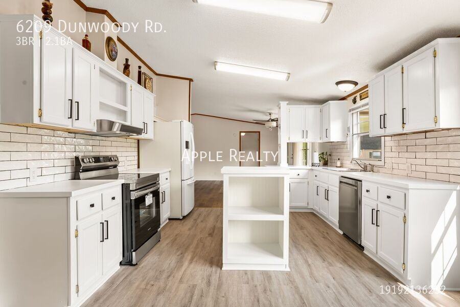 6209 Dunwoody Rd - Photo 3 of 18