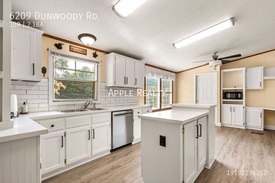 6209 Dunwoody Rd - Photo 4 of 18