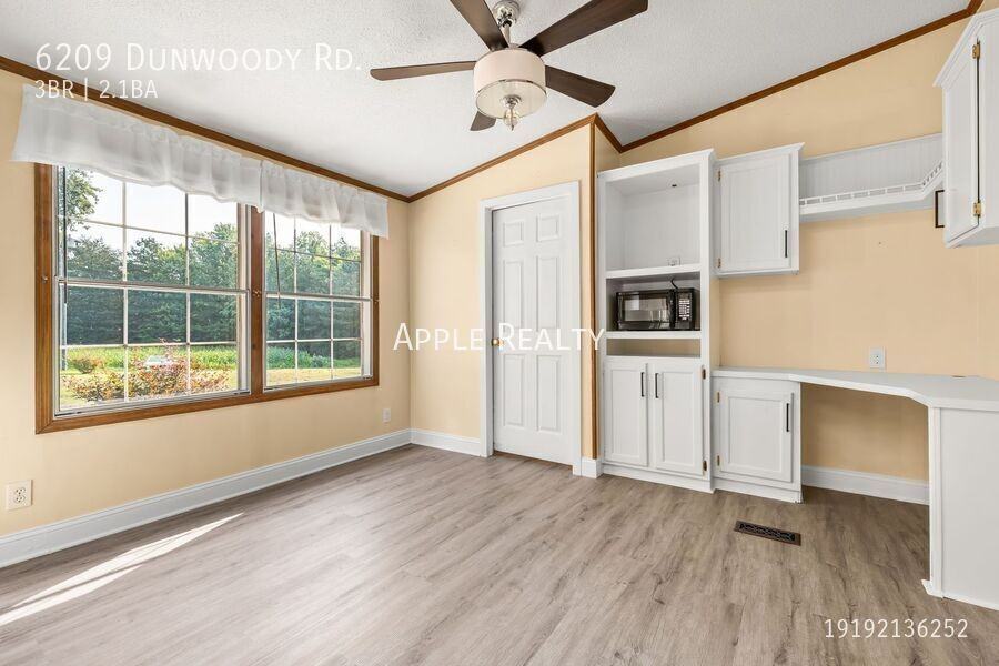 6209 Dunwoody Rd - Photo 5 of 18