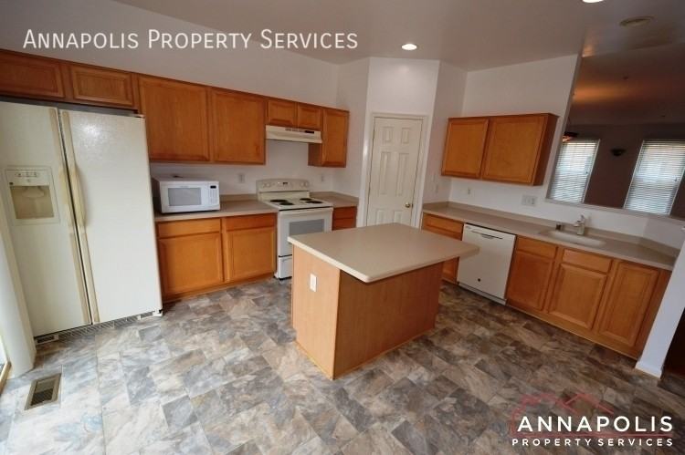 1016 Meandering Way - Photo 4 of 28
