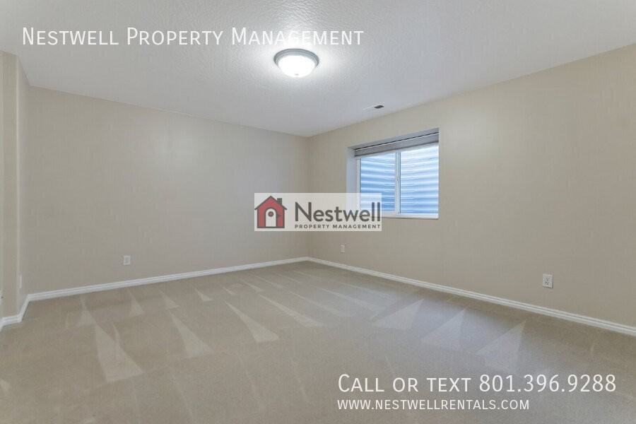 10181 S Bolton Ct - Photo 2 of 42