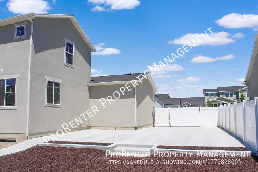 1509 W 450 S - Photo 4 of 38
