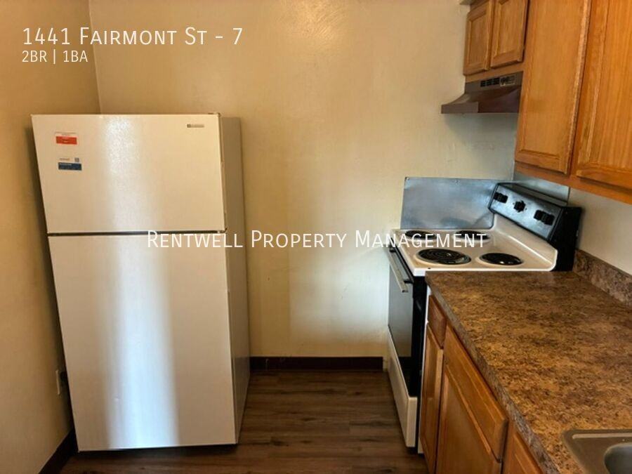 1441 Fairmont St #7 - Photo 3 of 13