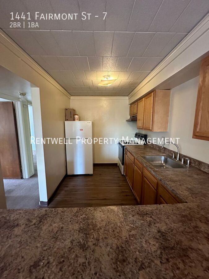 1441 Fairmont St #7 - Photo 5 of 13