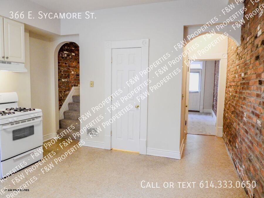 366 E Sycamore St - Photo 7 of 32