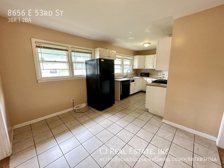 8656 E 53rd St - Photo 3 of 11