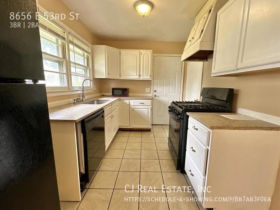 8656 E 53rd St - Photo 4 of 11
