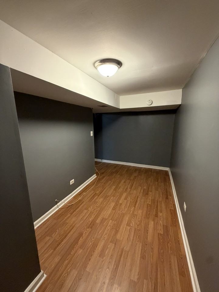 4120 S King Dr #G - Photo 6 of 8