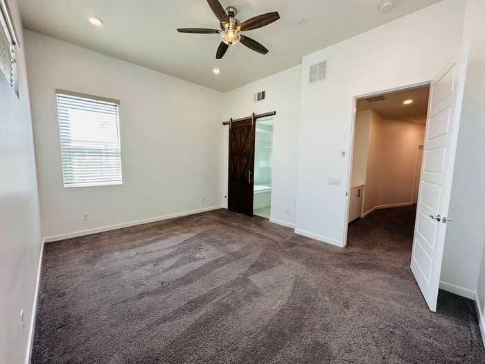 2866 Gobat Ave #NA - Photo 3 of 4
