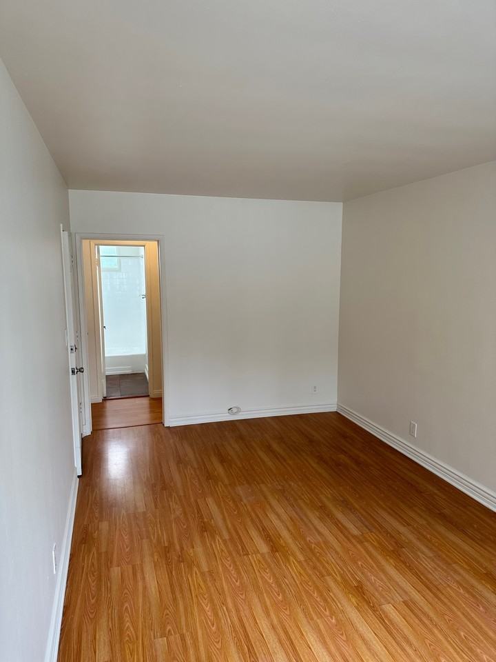 10850 Landale St #3 - Photo 4 of 10