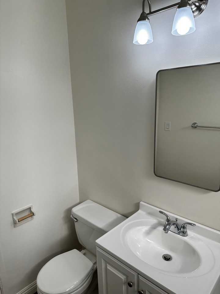 10850 Landale St #3 - Photo 7 of 10