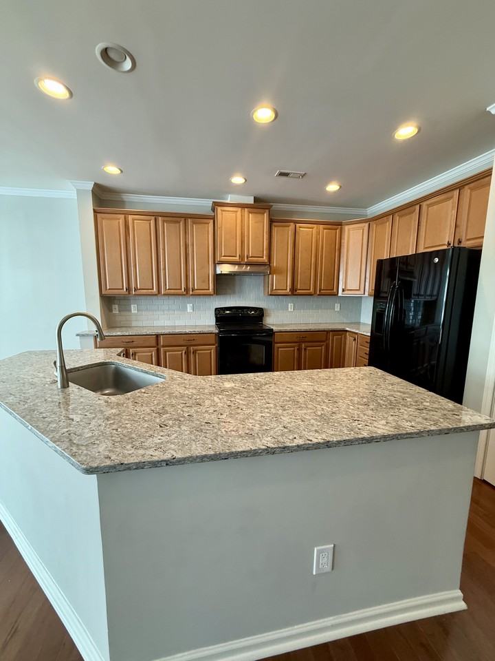 756 Naramore St #1 - Photo 7 of 25