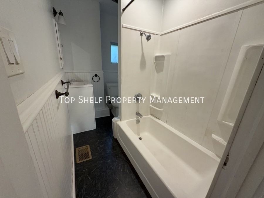 669 19th St #1 - Photo 4 of 8