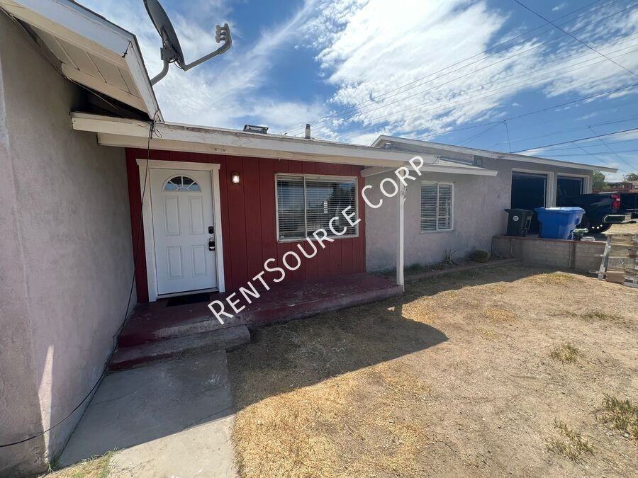 1360 1/2 Nancy St - Photo 2 of 14