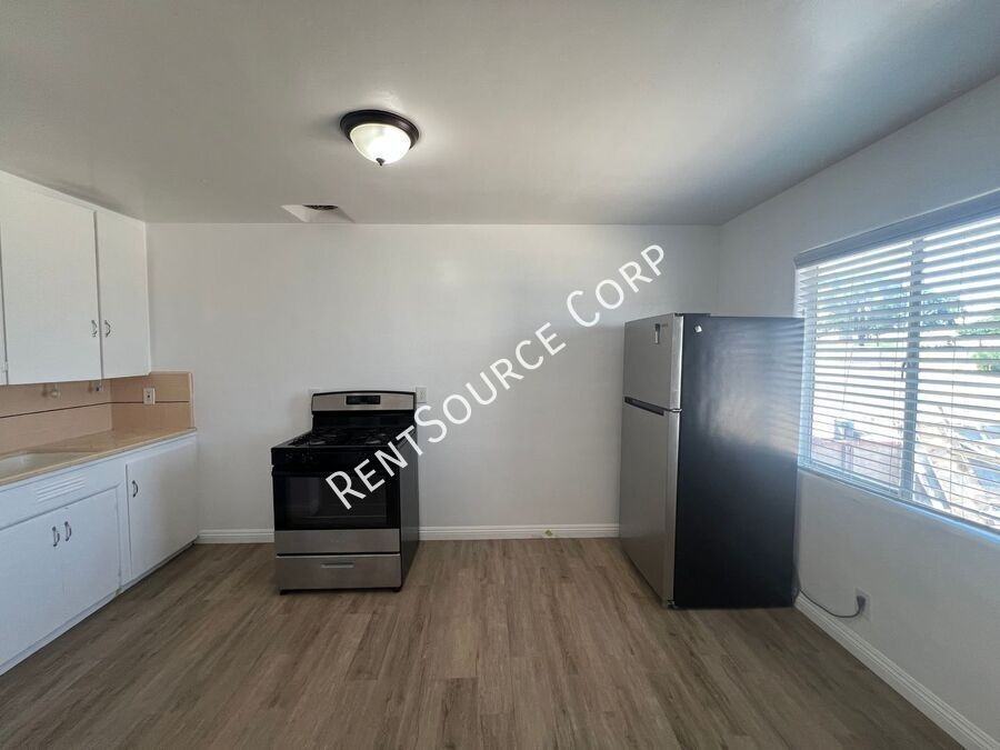 1360 1/2 Nancy St - Photo 6 of 14