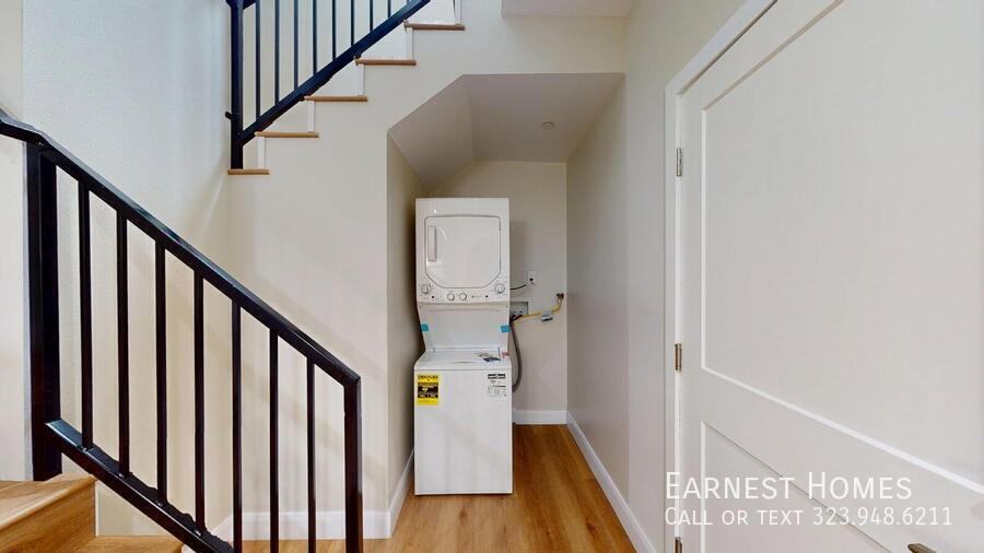 310 N 3rd St #B - Photo 6 of 22