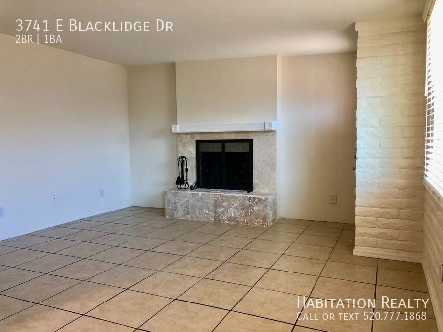 3741 E Blacklidge Dr - Photo 4 of 10