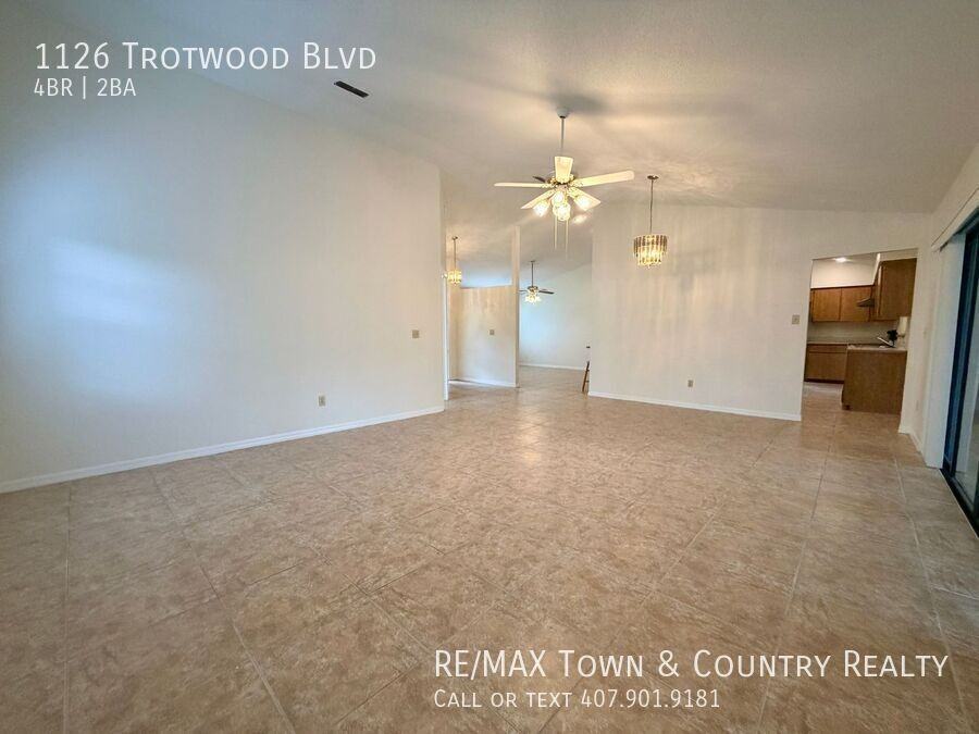 1126 Trotwood Blvd - Photo 4 of 26