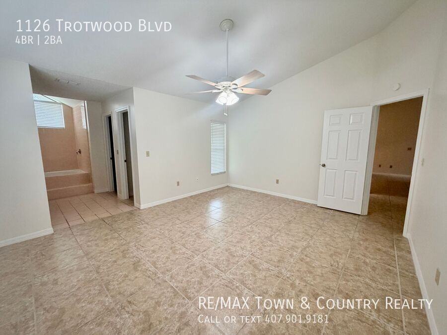 1126 Trotwood Blvd - Photo 5 of 26