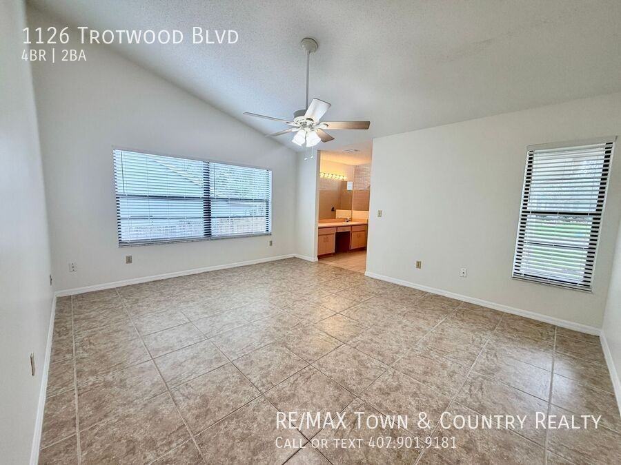 1126 Trotwood Blvd - Photo 6 of 26