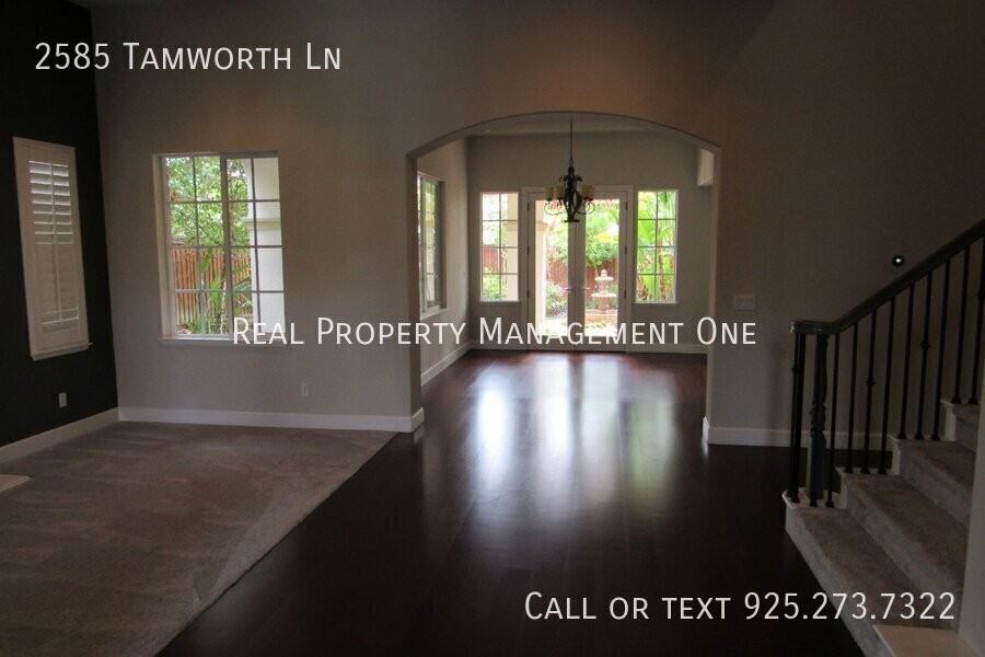 2585 Tamworth Ln - Photo 5 of 37