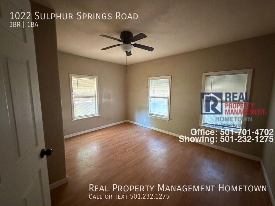 1022 Sulphur Springs Rd - Photo 6 of 10