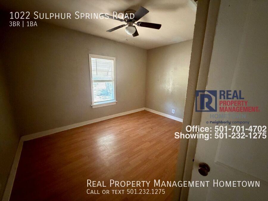 1022 Sulphur Springs Rd - Photo 7 of 10
