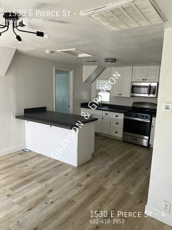 1530 E Pierce St #4 - Photo 5 of 19