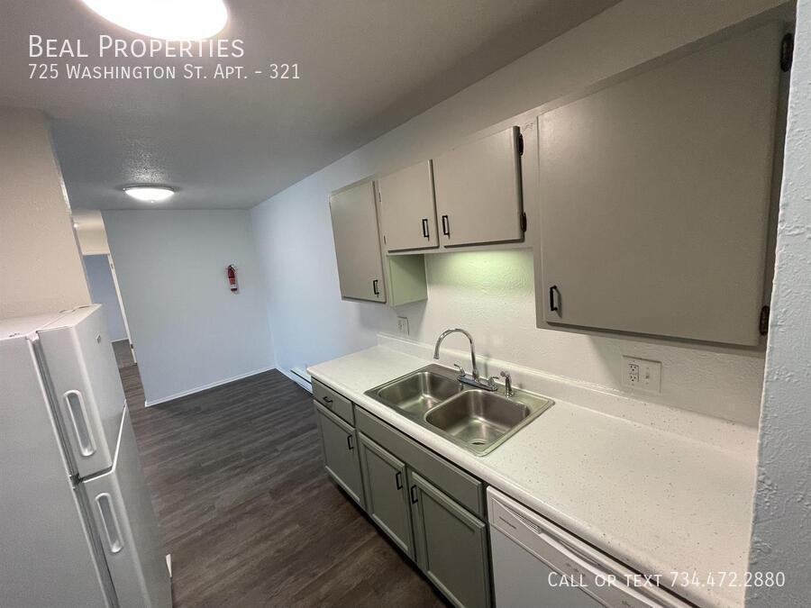 725 Washington St #321 - Photo 2 of 9
