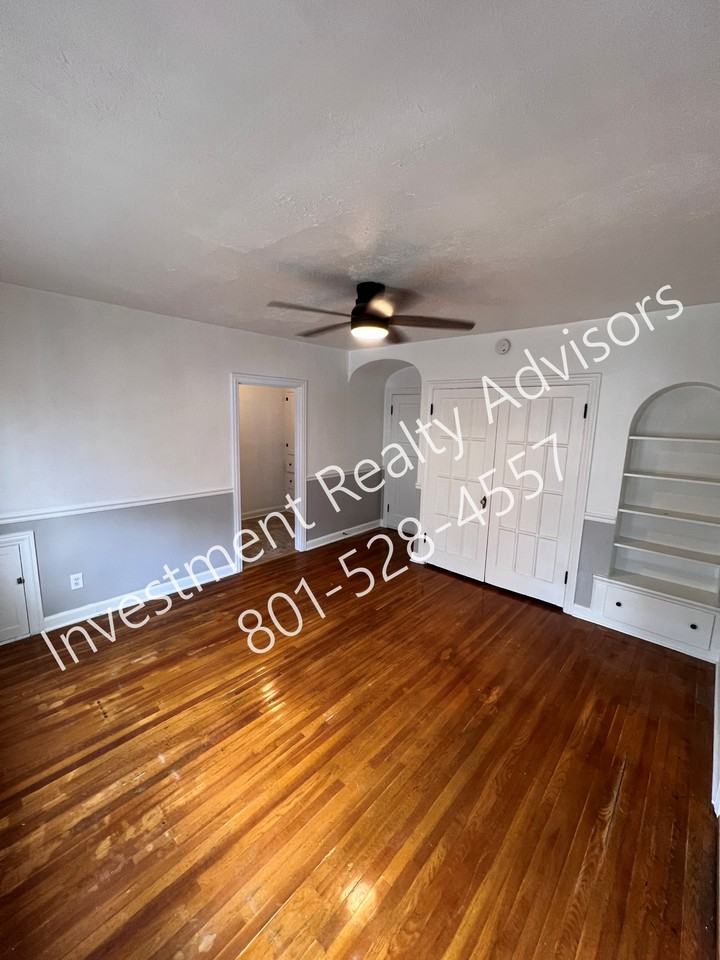 141 E 1st Ave #407