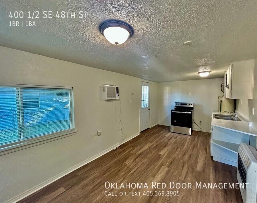 400 1/2 Se 48th St - Photo 3 of 17