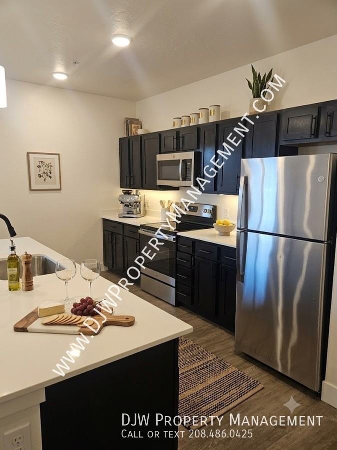 221 E Maine Ave #204 - Photo 3 of 6